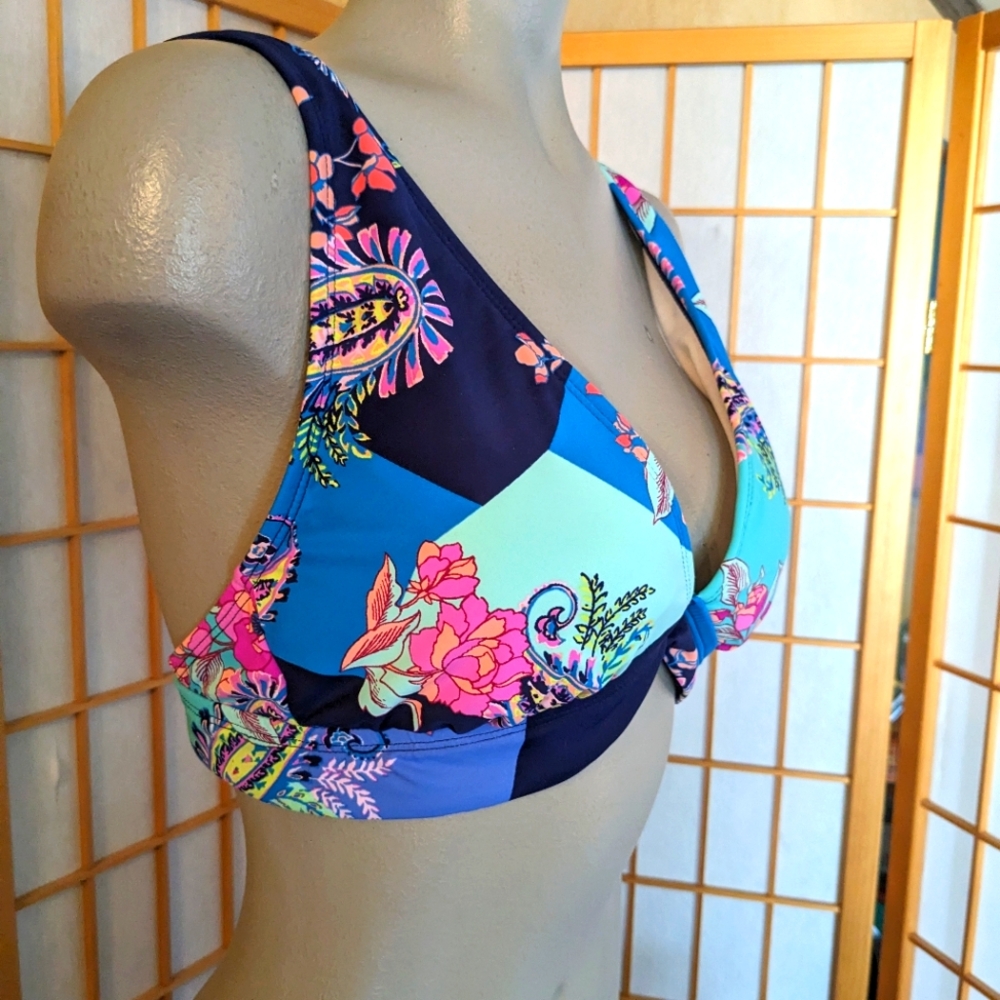 🆕 Apt 9 bikini top, LG, NEW with tags.